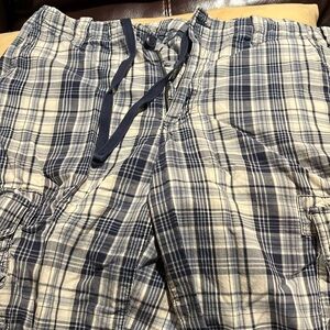 Eddie Bauer men’s size 36 tall cargo shorts